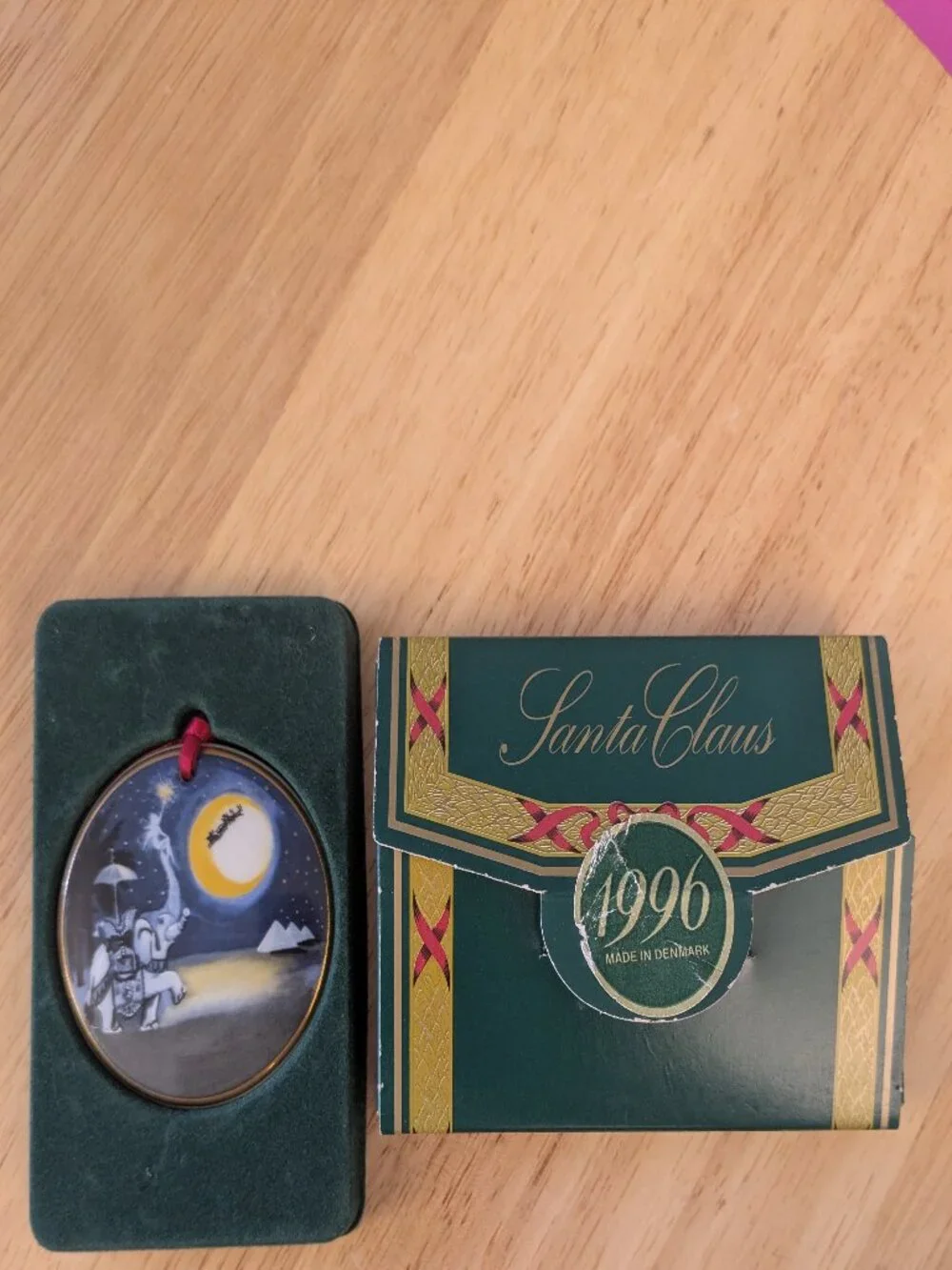 Bing And Grondahl Christmas Around The World Porcelain Christmas Ornament 1996